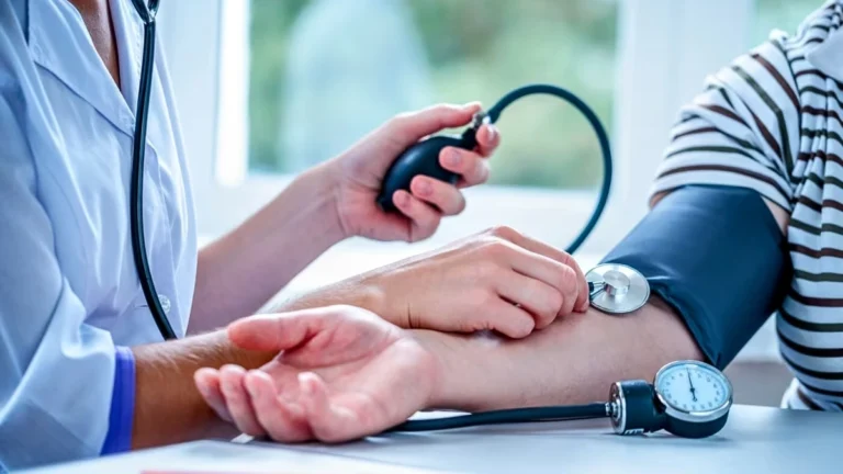 The Fruits Cardiologists Beg You to Stop Eating if You Have High Blood Pressure