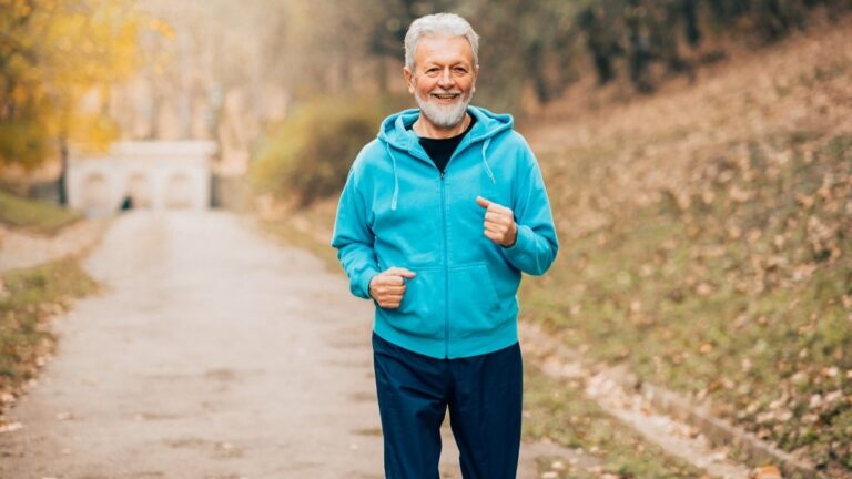 Why Your Daily Walk Isn't Enough: The Missing Link for Aging Like a Super-Ager