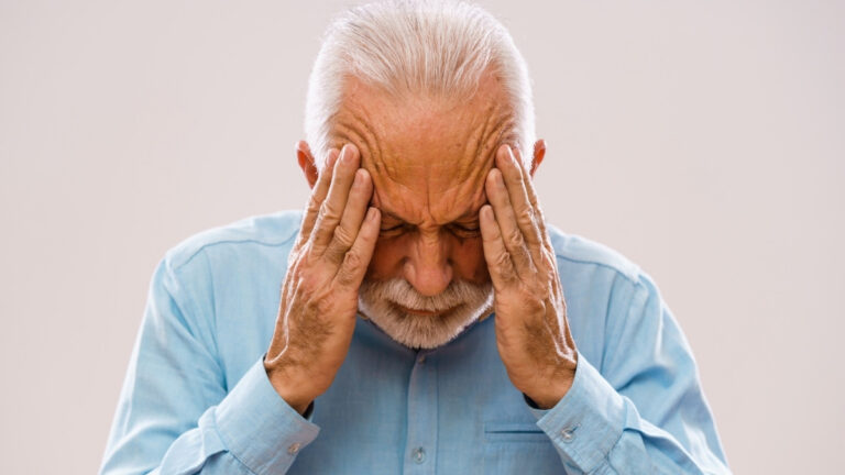 When to Sound the Alarm: 5 Headache Symptoms That Demand Immediate Medical Attention