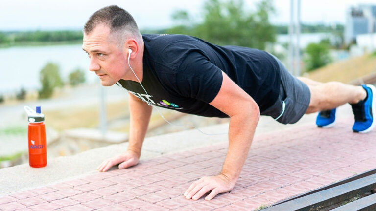The 9 AM Advantage vs. The 5 PM Power-Up: Decoding the Best Workout Time for Mature Adults