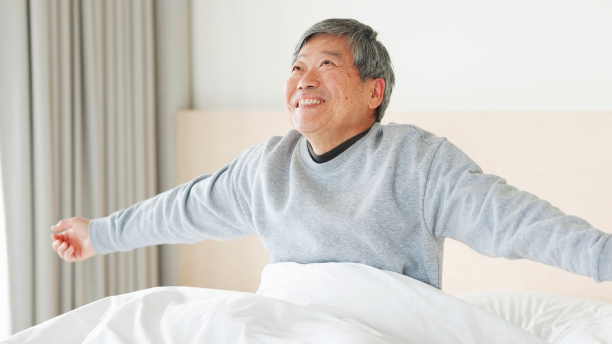 Meet the 65-Year-Old Who Reversed Decades of Muscle Loss With This Unconventional Bedroom Habit