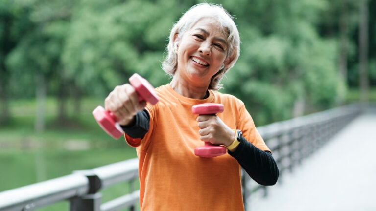 4-Minute Warmups That Prepare Aging Muscles for Every Day (No Equipment)