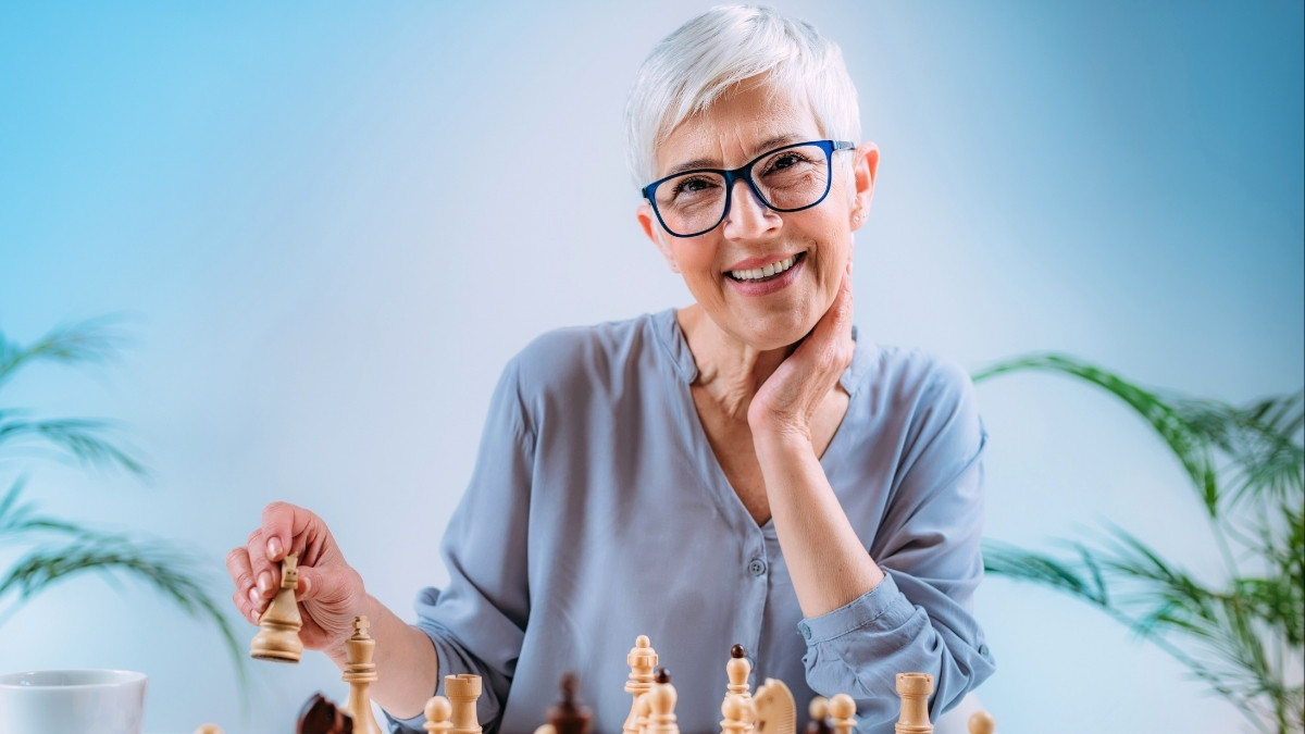 Why Women Live Longer Than Men (And How to Close the Healthspan Gap)