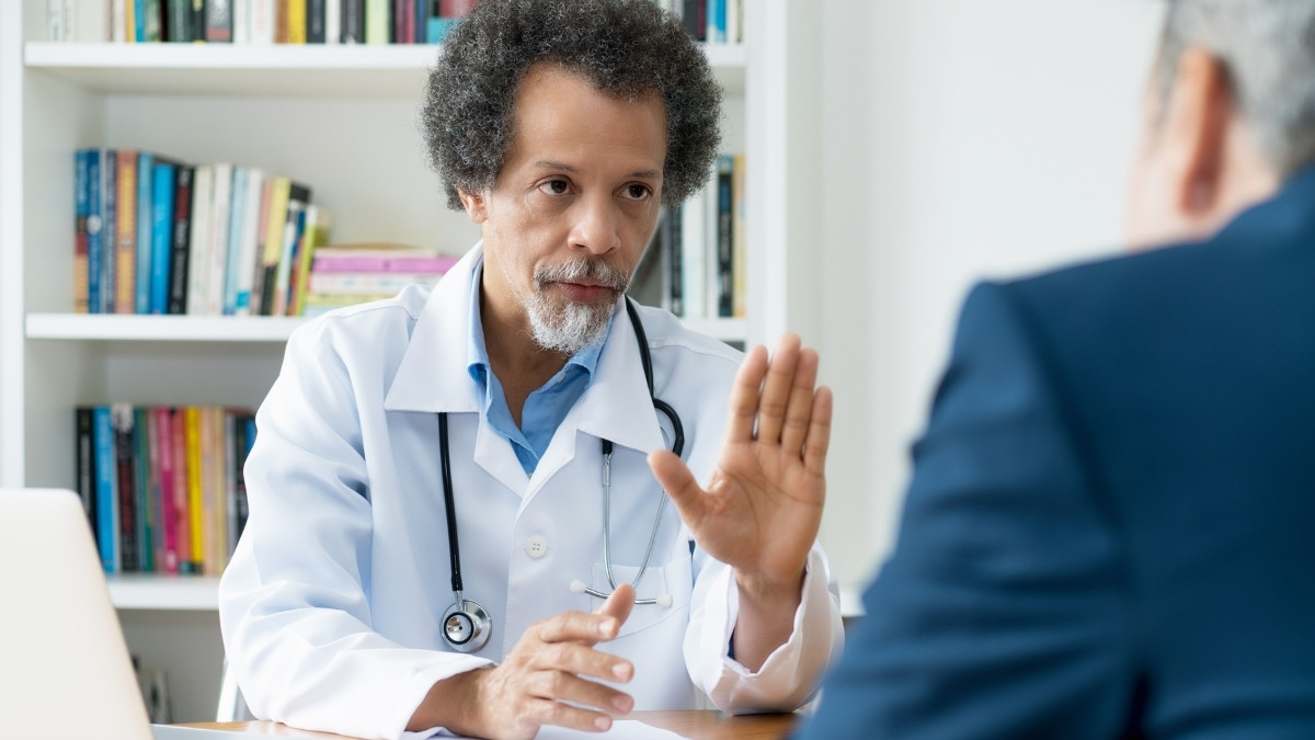 Top Cardiologists Reveal: What People Over 60 Must Avoid Immediately