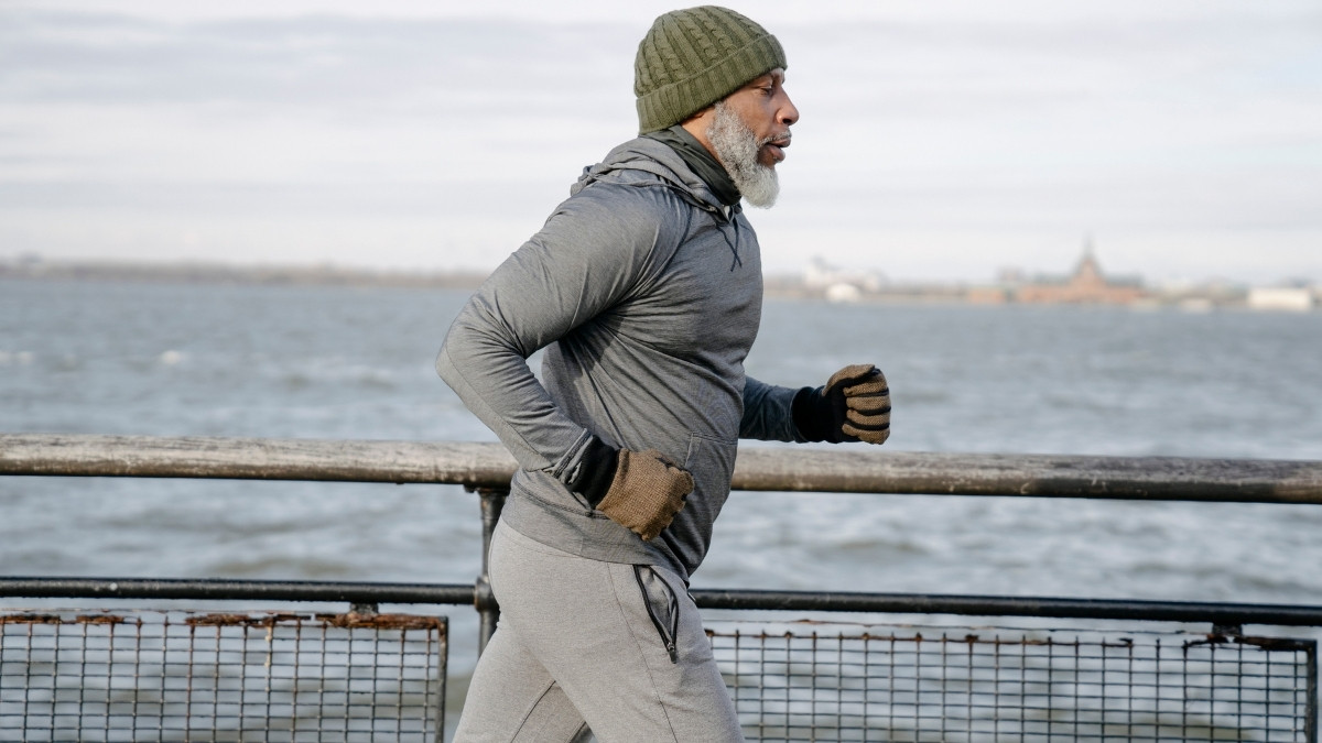 Harvard Study Finds The Exact Walking Time That Extends Life Span By 10 Years