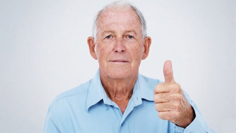 People Who Avoid Heart Attacks After 70 Do These 11 Things Every Single Day (Framingham Study Confirms)