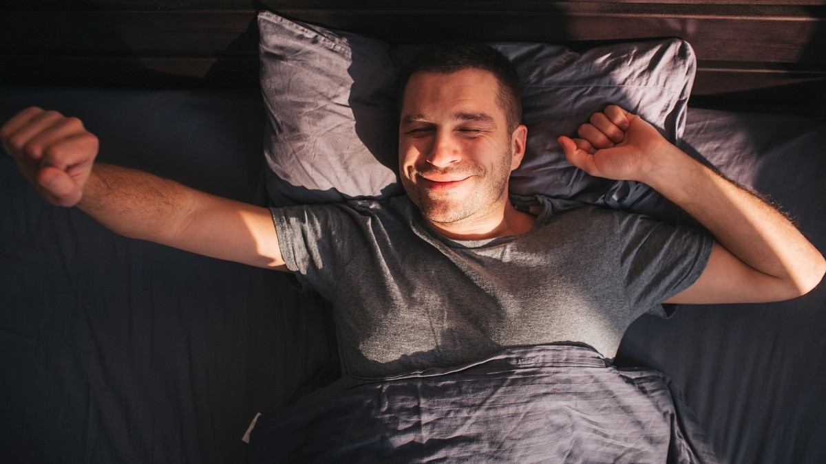 The Sleep Hack Athletes Use to Recover Faster and Build Muscle Overnight