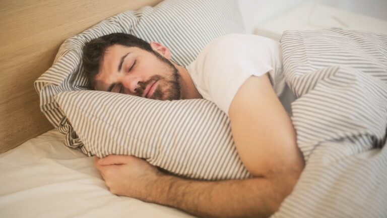 Unlock Better Sleep: The 4 Things to Do 30 Minutes Before Bedtime