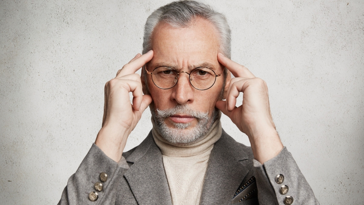 The Senior's Guide to a Resilient Brain: Evidence-Based Strategies for Protecting Memory and Cognitive Function