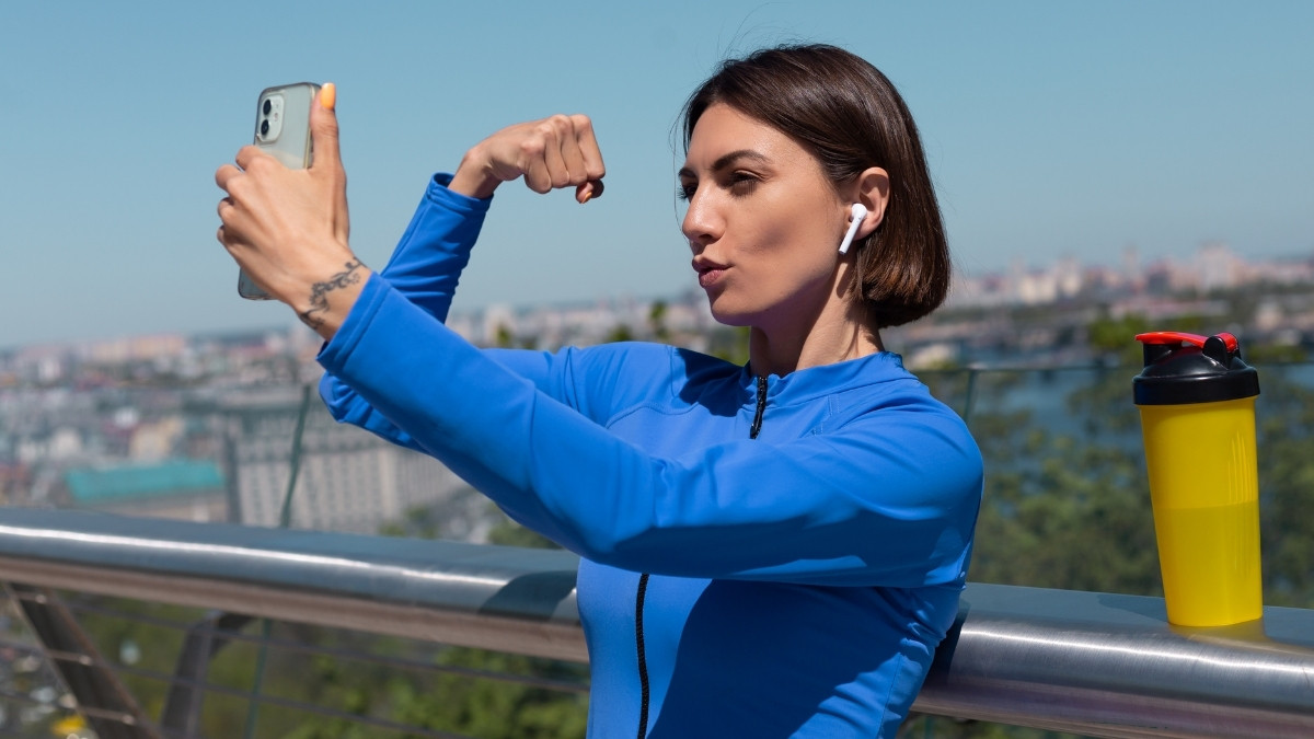 Staying Fit on the Go: How to Keep Up Your Workout Routine While Traveling