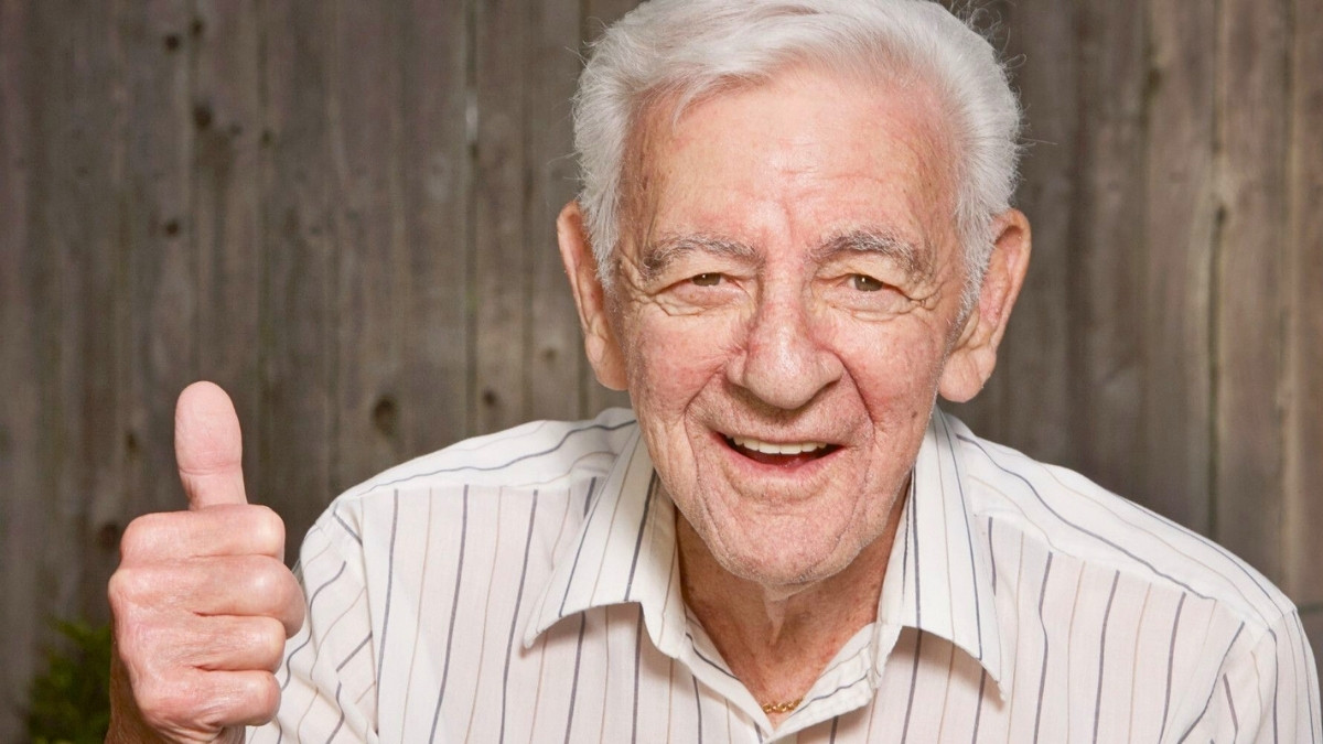 This Simple Diet Could Help Protect Memory, Even with Alzheimer’s Genes