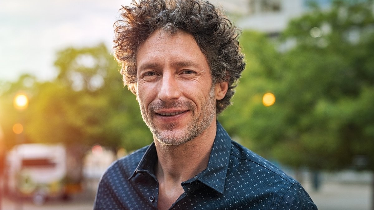 Doctors Can’t Explain How He Reversed 40 Years of Aging — His Secret Morning Trick Revealed!