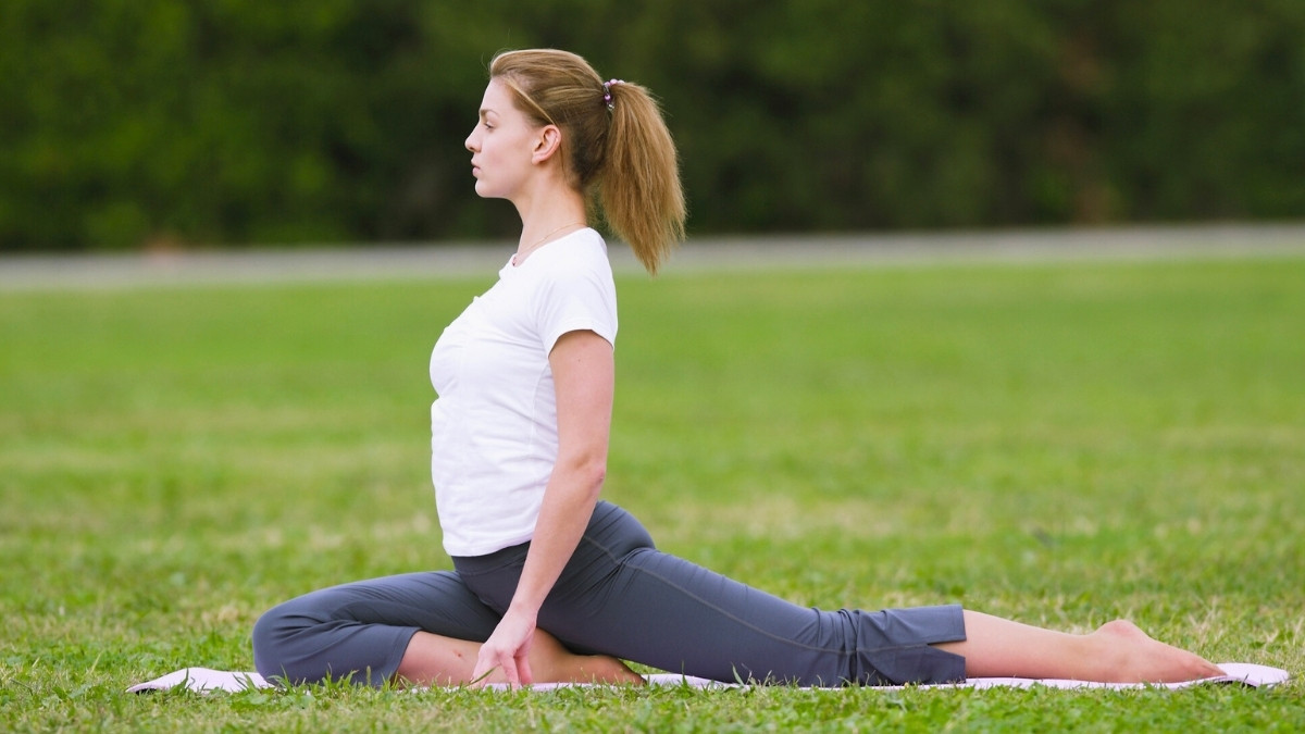 Do you sit all day? A physical therapist Shares the only 3 hip stretches you need