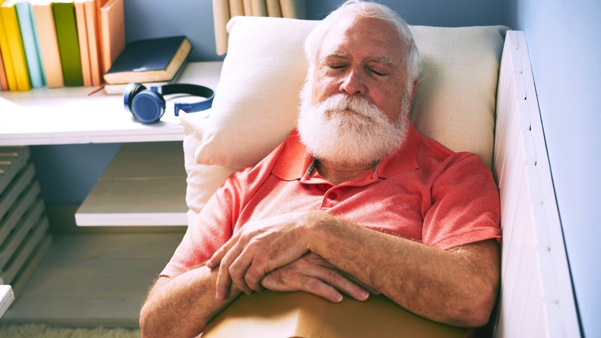 I Met the 82-Year-Old Who Sleeps 6 Hours a Night and Feels Amazing - His Sleep Secret Will Change Your Life