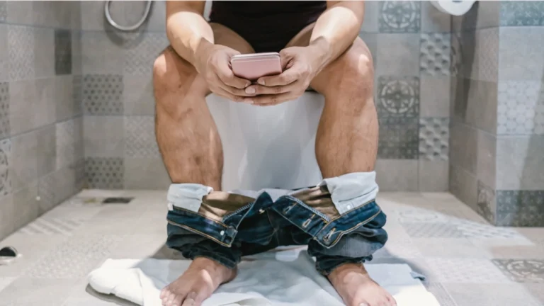 Doctors Reveal: The Toilet Mistakes You Make Every Morning That Harms Your Bladder