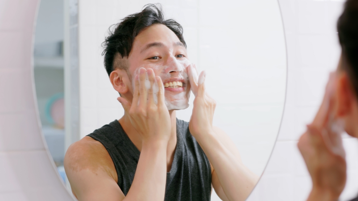 Why Is Everyone Rubbing Caffeine on Their Face? The Morning Routine That’s Going Wild!