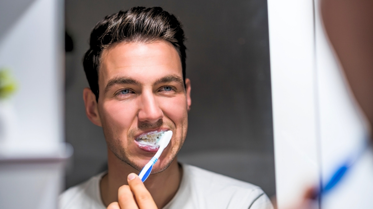 You’re Brushing Wrong: Dentists Say This 3 Mistake Is Rotting Your Teeth!