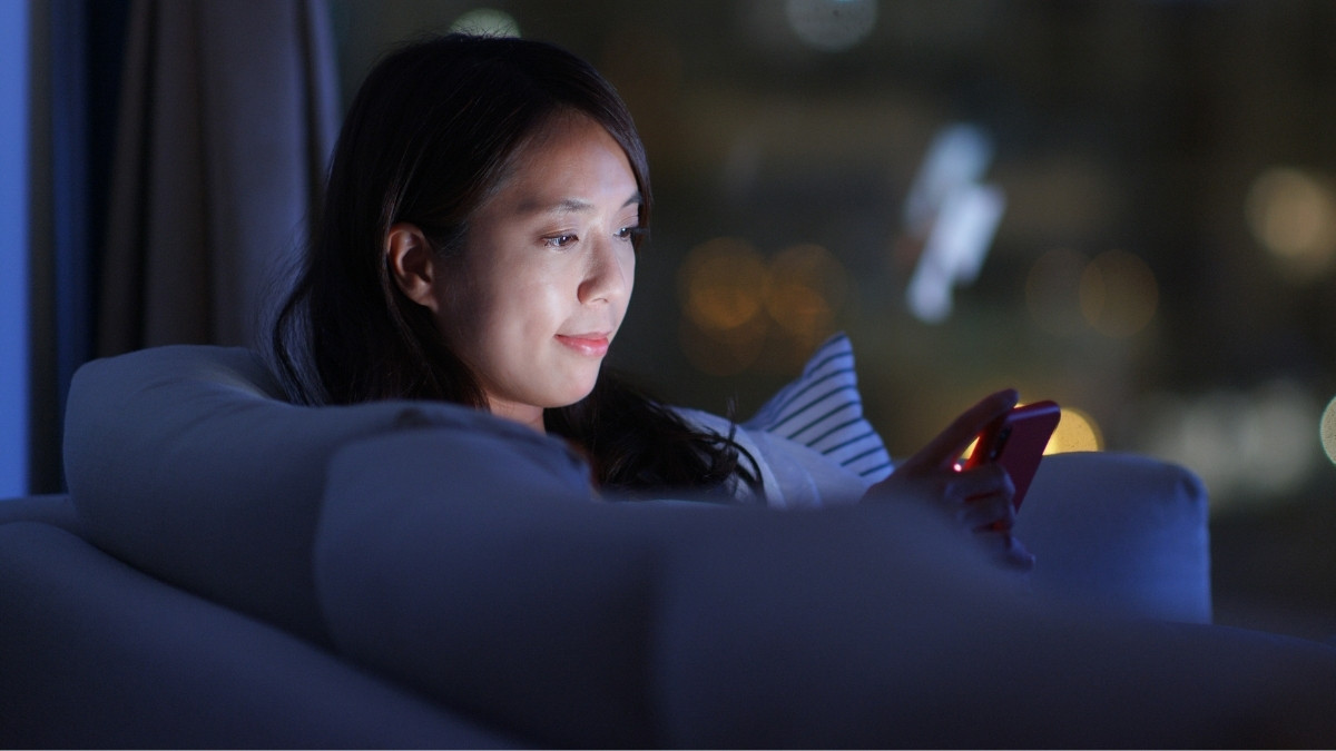 The Dark Truth About ‘Doomscrolling’ – Are You a Victim?